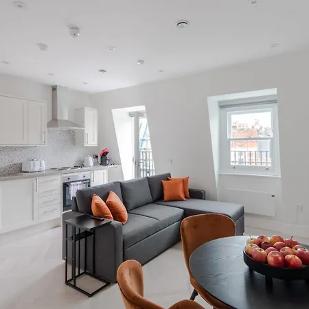 Soul In The City - Fitzrovia - By Frankie Says